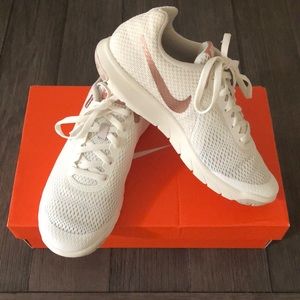 NEW IN BOX NIKE FLEX CREAM/ROSE GOLD